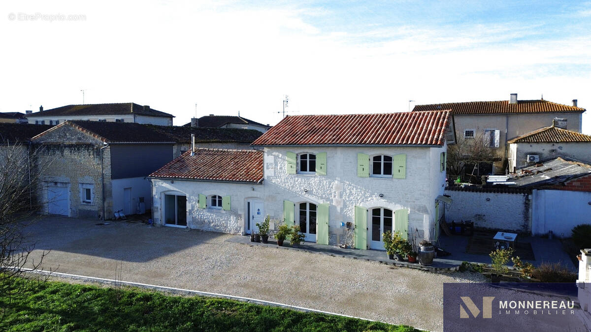 Maison à LONZAC