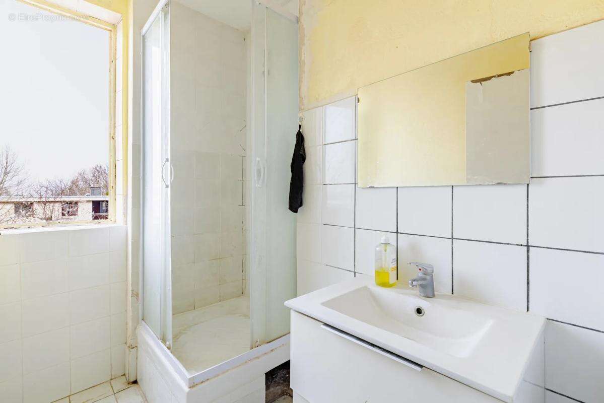 Appartement à CLICHY-SOUS-BOIS