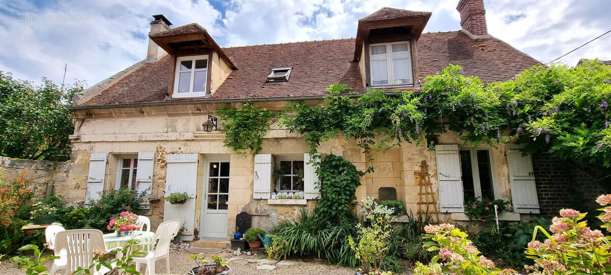 Ensemble immobilier - photo 1