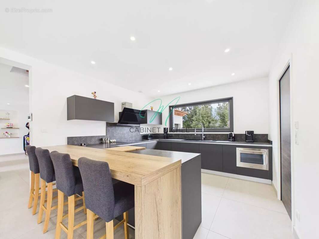 Maison à ROQUEFORT-LES-PINS