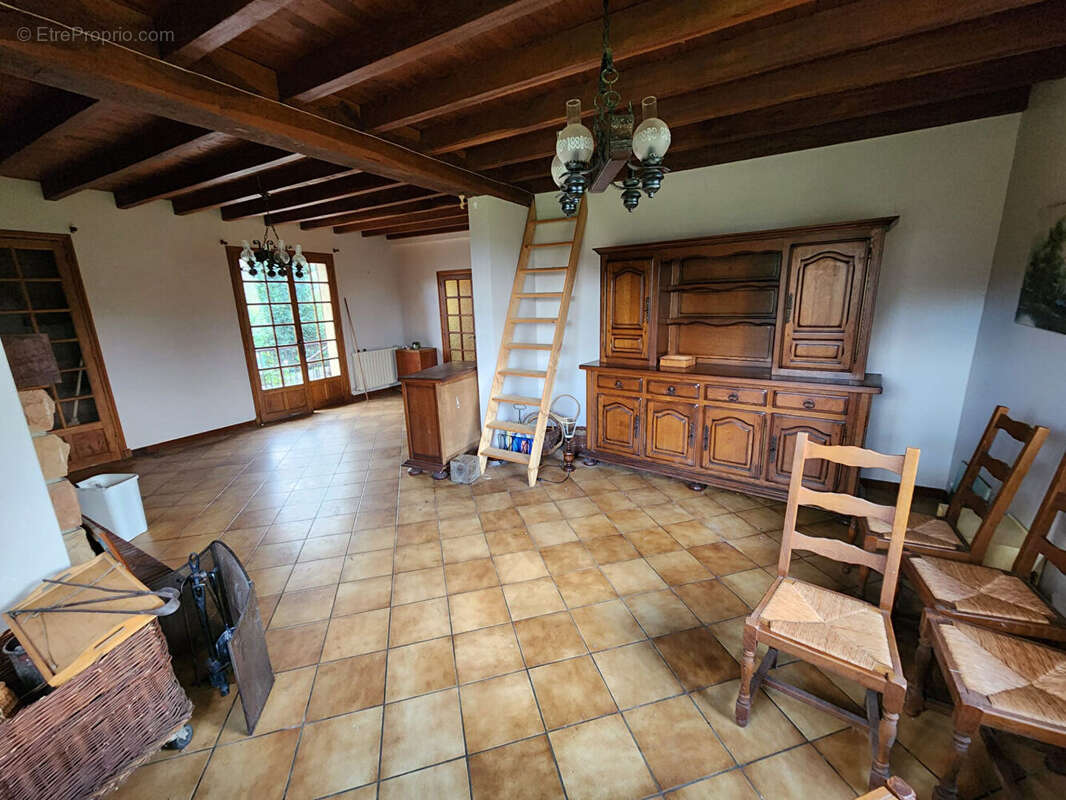 Maison à CHEIN-DESSUS