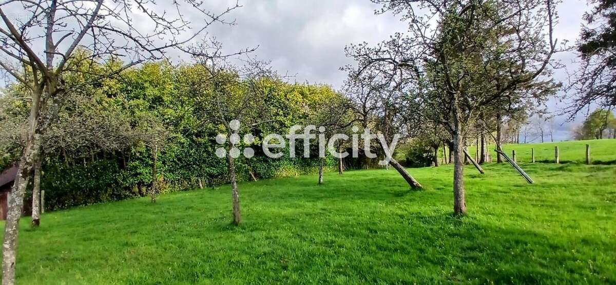 Maison à SAINT-SEVER-CALVADOS