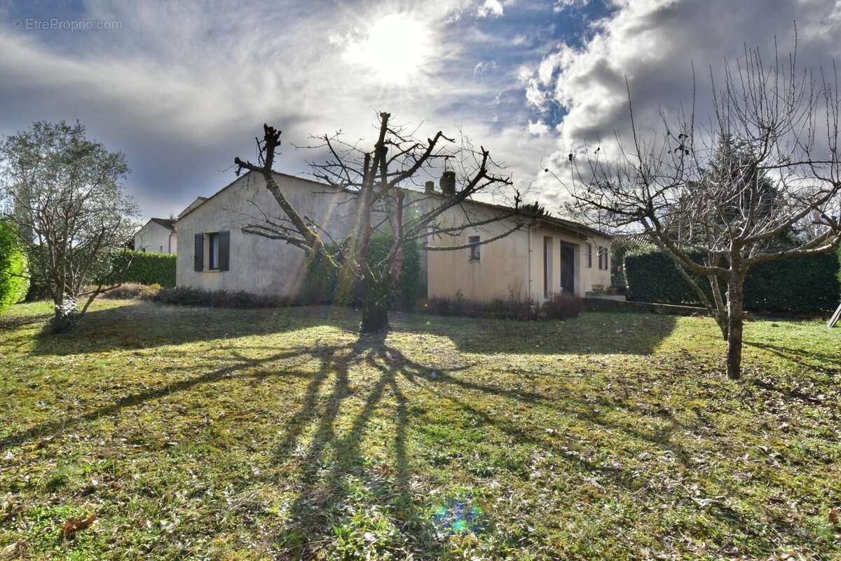 VILLA de plain-pied de 143 m² avec piscine sur 1 378 m² de terrain clos - photo 23
