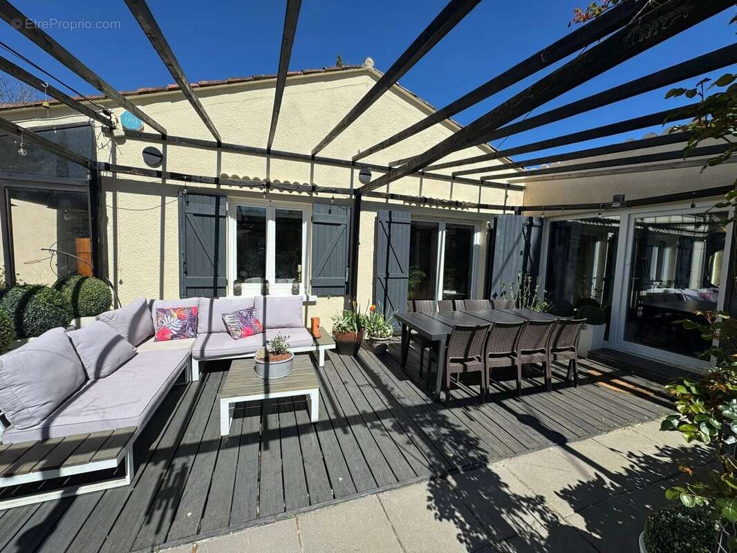 Maison à ENTRECASTEAUX