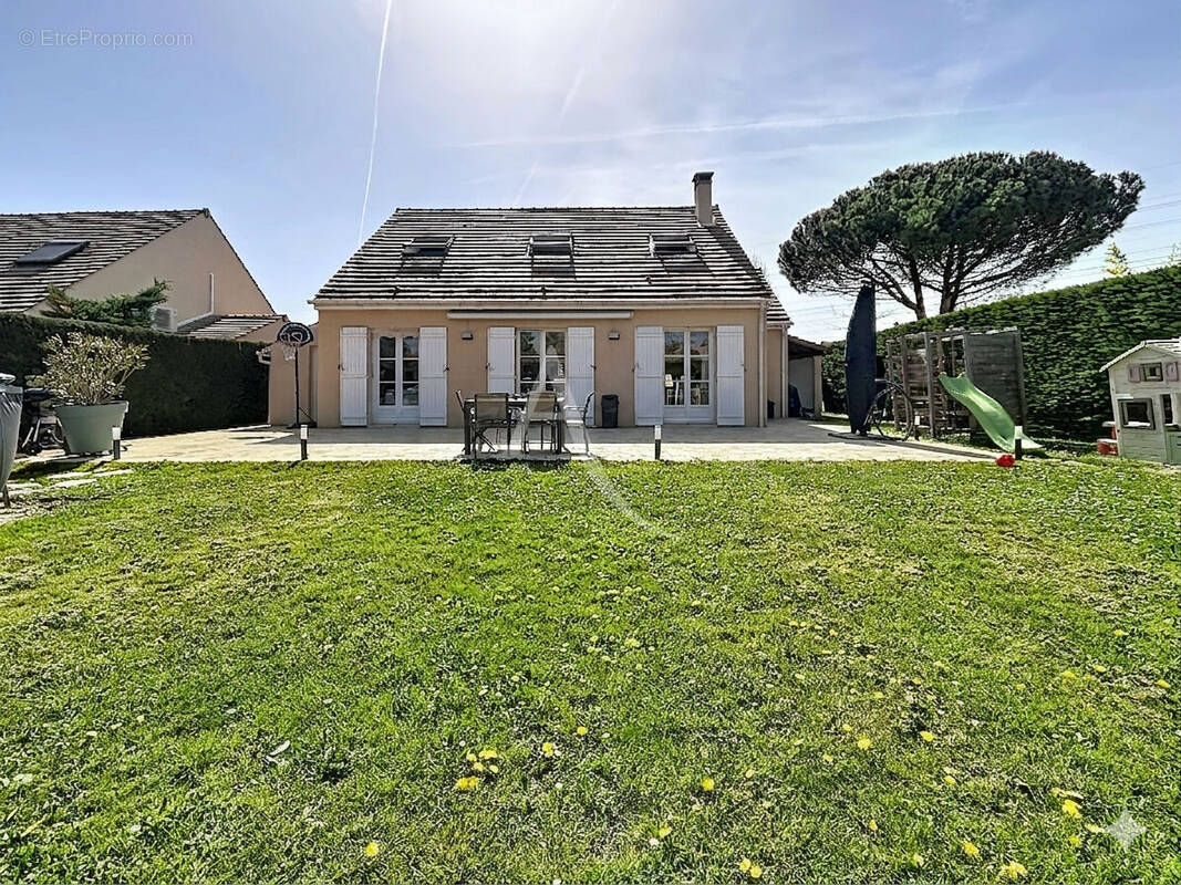 Maison à OZOIR-LA-FERRIERE