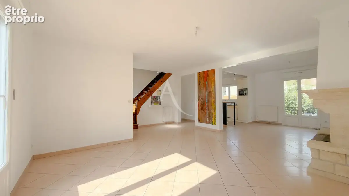 Maison de 2000 avec 4/5 chambres au quartier des fleurs - photo 3