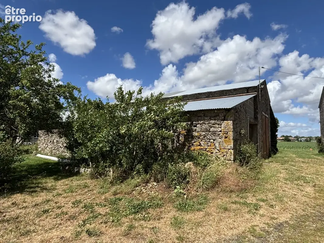 Rare, belle grange en pierres a amenager sur un terrain de 1 194 m2 . - photo 9