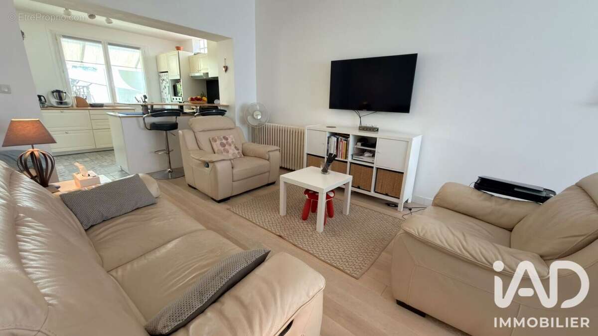 Maison 216 m² à Gardonne  - photo 2