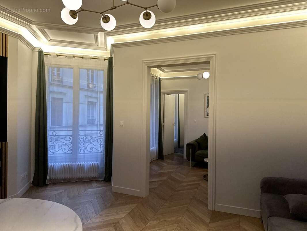 Appartement à PARIS-17E