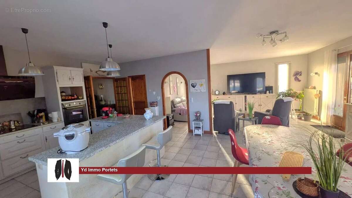 Maison à CASTRES-GIRONDE