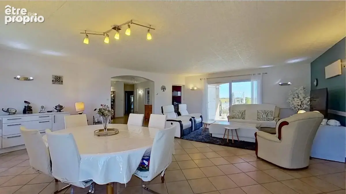Maison familiale de 184 m² avec piscine et vue dégagée – Calme et confort - photo 11