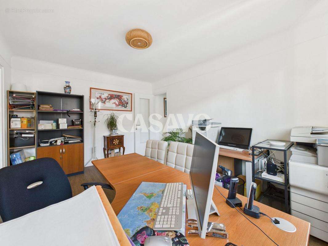 Appartement à CHARENTON-LE-PONT