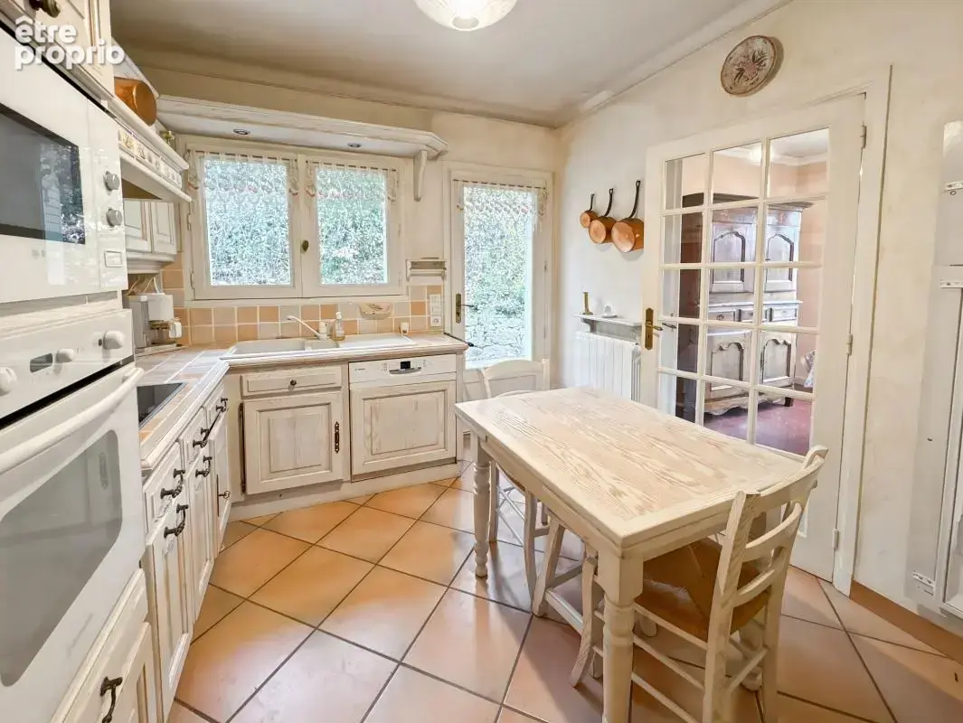 SAINT-PÉRAY – Grande maison familiale de 168 m² avec terrain d’environ 1 000 m² - photo 13