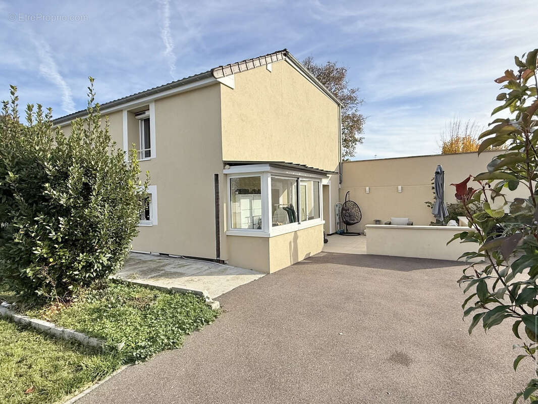 Maison à CRENEY-PRES-TROYES