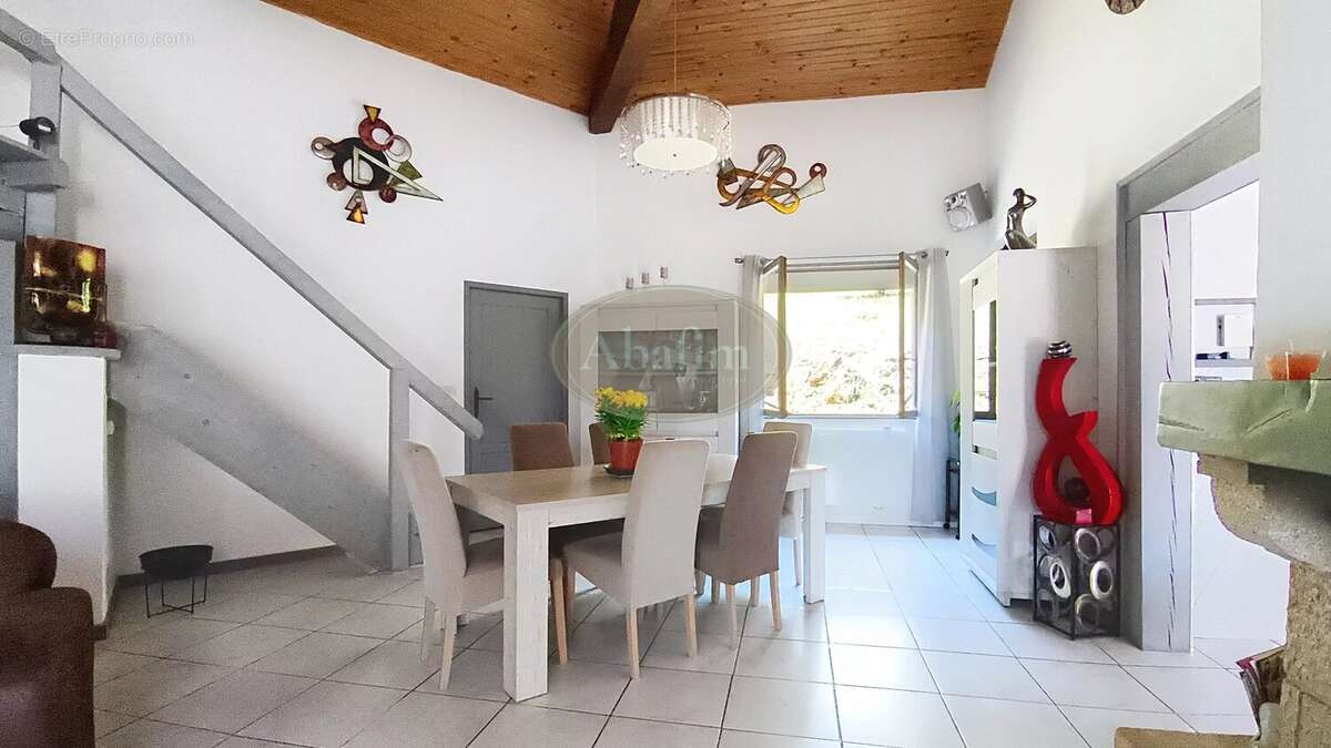 Maison à POINTIS-INARD
