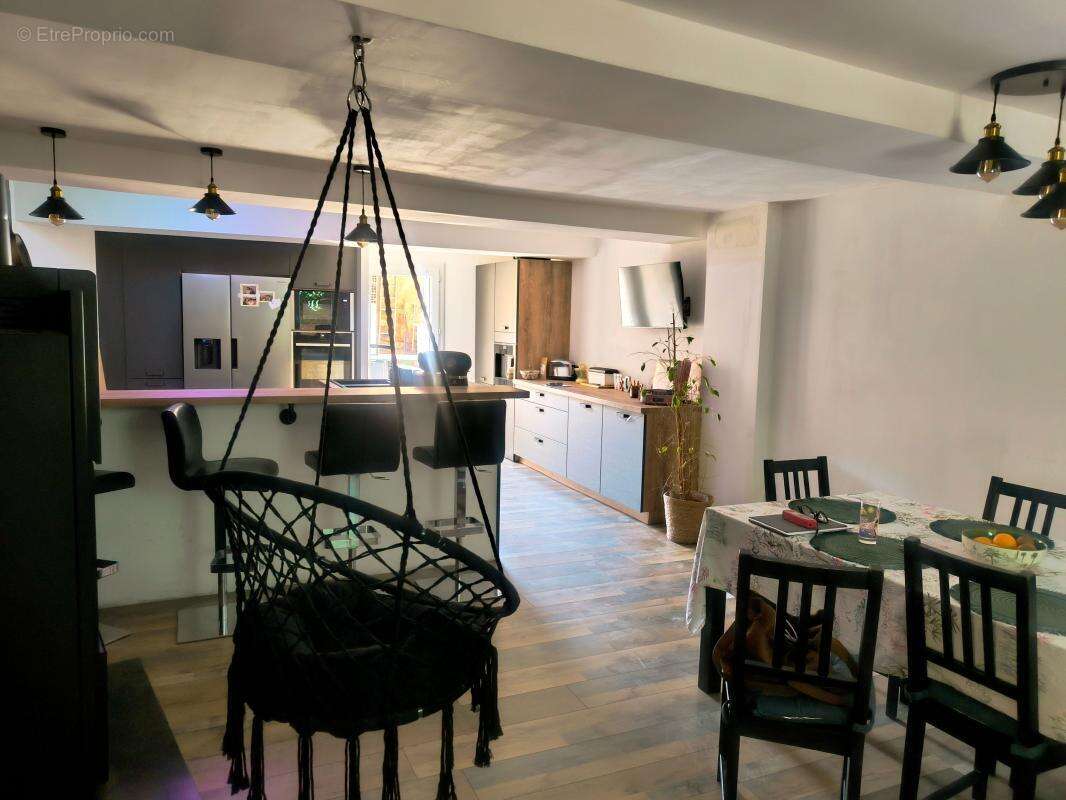 Maison + patio + garage - photo 2