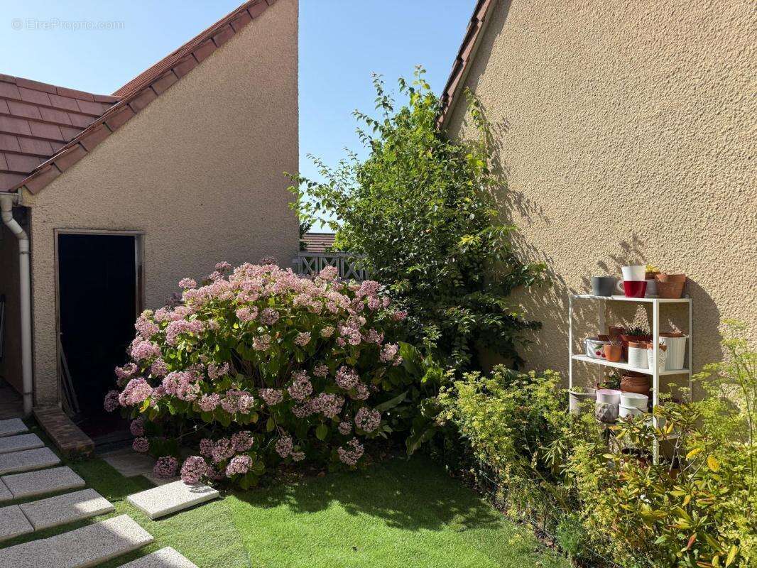 Maison à VILLIERS-SAINT-FREDERIC
