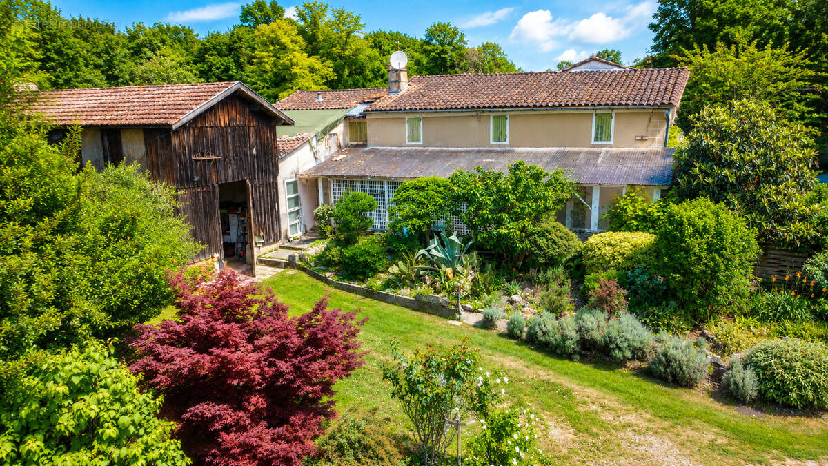 Maison à SAINT-MICHEL-DE-LAPUJADE