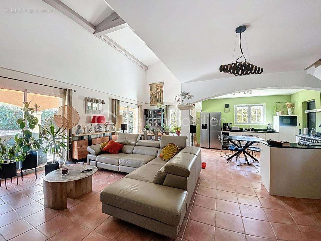 Maison à PIERREVERT