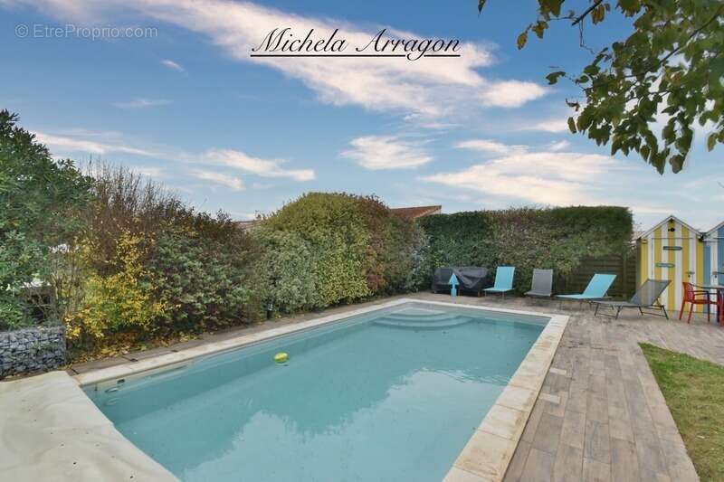 Maison à PORT-DES-BARQUES