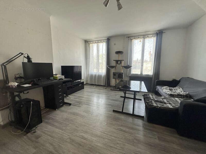 Maison à LONGUE-JUMELLES