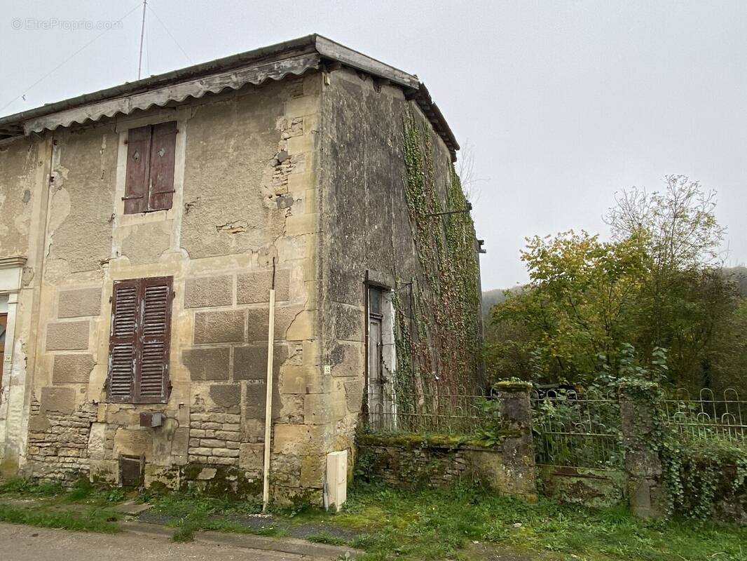 Maison à DONJEUX