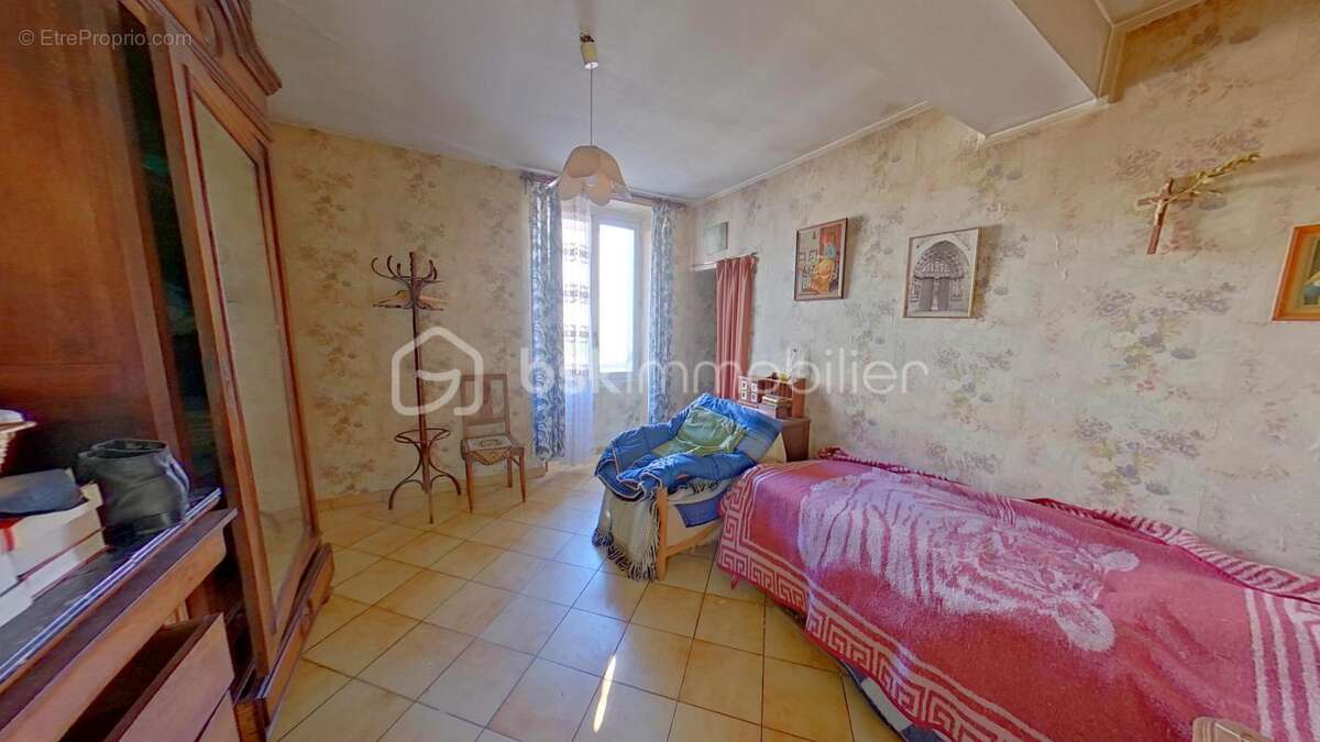 Maison à VILLENEUVE-L'ARCHEVEQUE