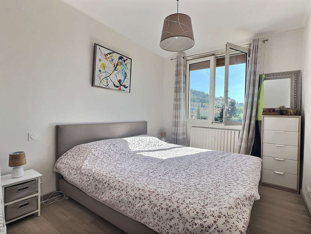Appartement T5 92m2- Dernier étage - Ascenseur - Balcon - photo 4