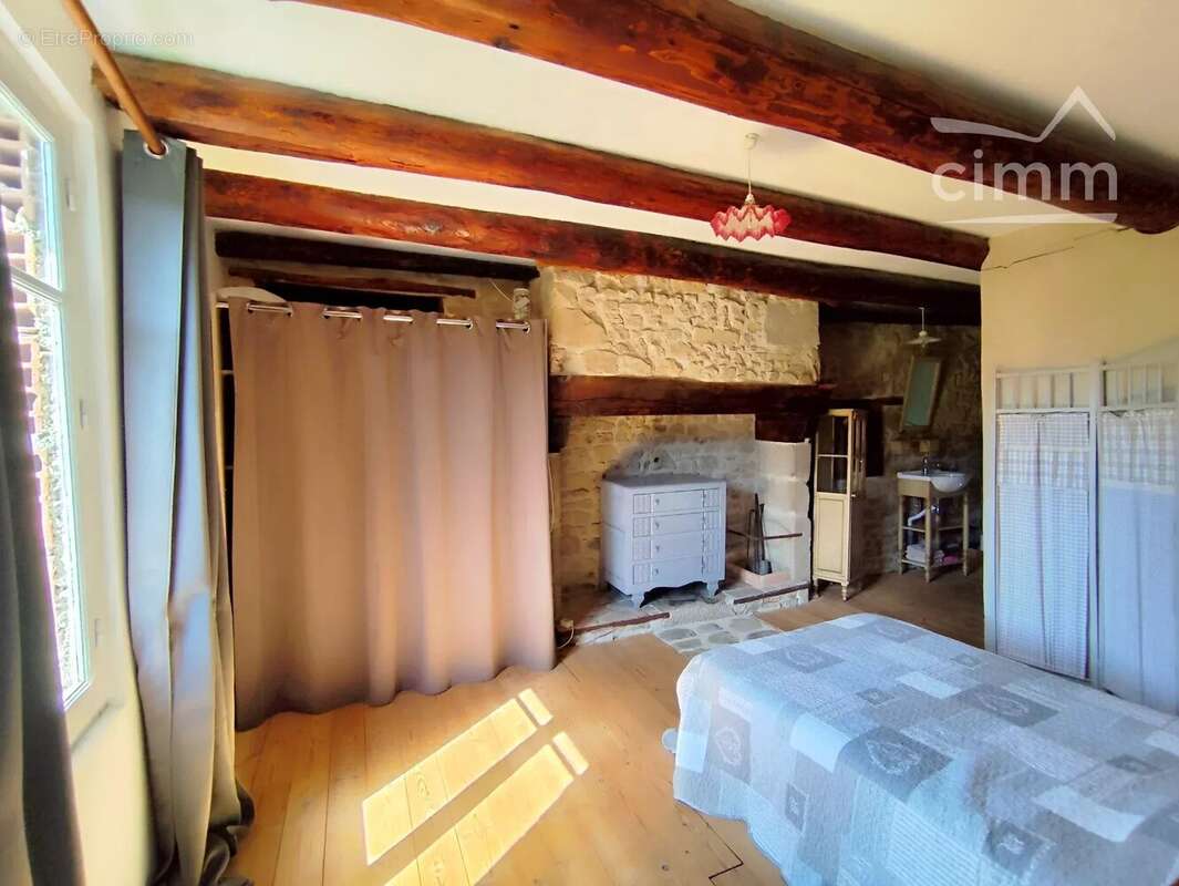 Authentique propriété de caractère avec gîte et 1,2 hectare de terrain à Cunlhat - photo 15