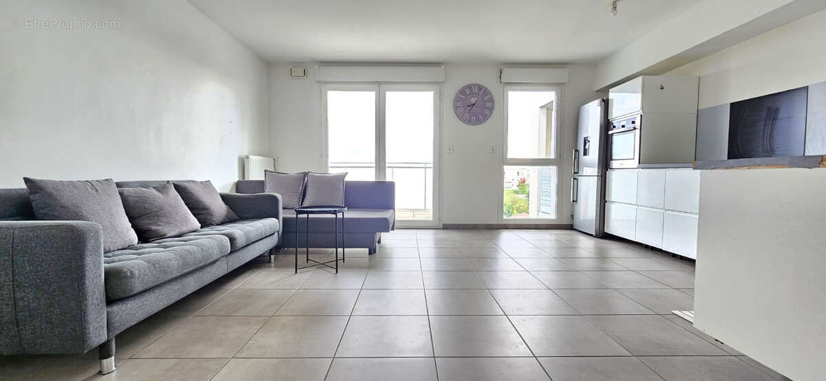 Appartement à DECINES-CHARPIEU