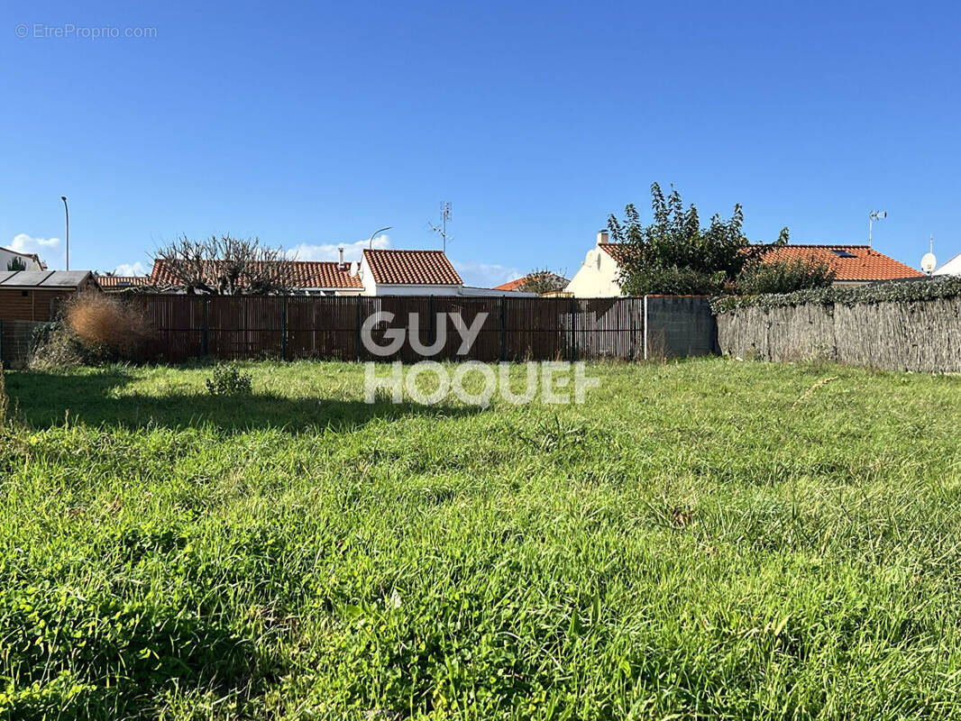 Terrain à SAINT-HILAIRE-DE-RIEZ