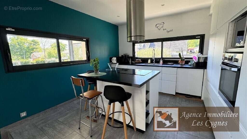 Maison à FONTAINE-LE-PORT