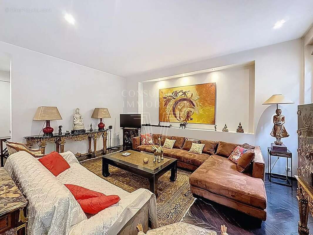 Appartement à PARIS-7E