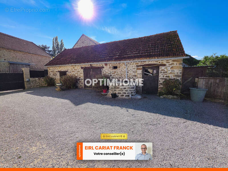 Maison à SAINT-ETIENNE-DE-FURSAC