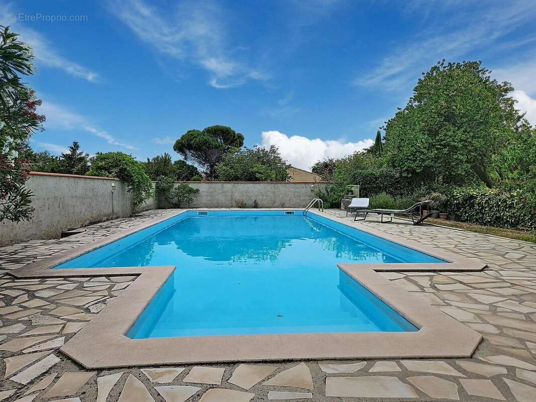 Maison 193 m² à Villeneuve-La-Comptal  - photo 3