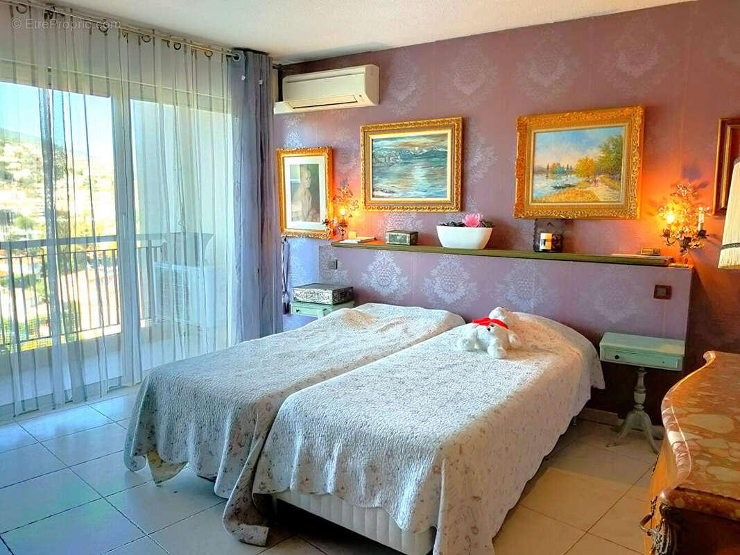 Appartement à MANDELIEU-LA-NAPOULE