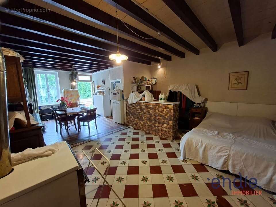 Maison à COLOMBIER