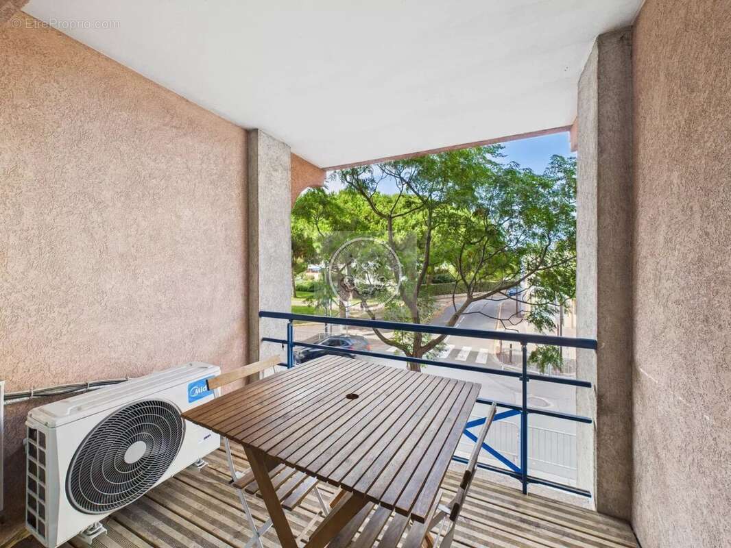 À Vendre en exclusivité - T2 de 39 m² rénové avec Garage - Port Fréjus - photo 5