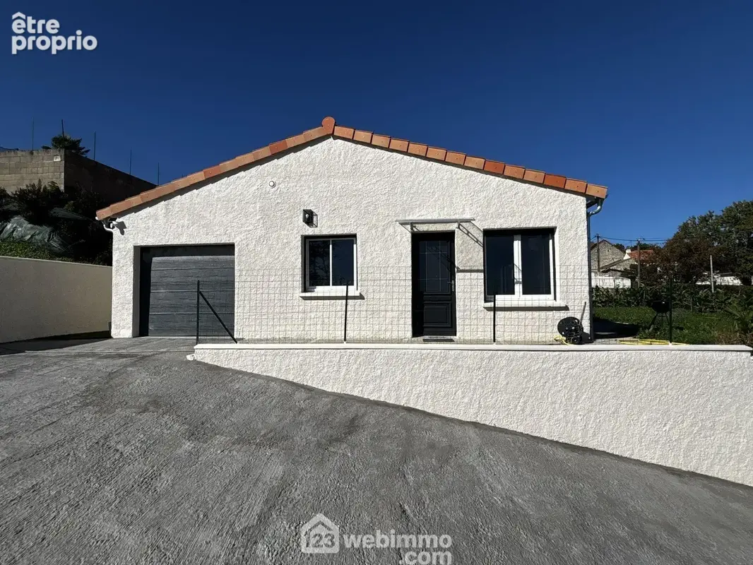 Maison de plain-pied de 124 m2, construite en auto-construction et achevée en 2026.