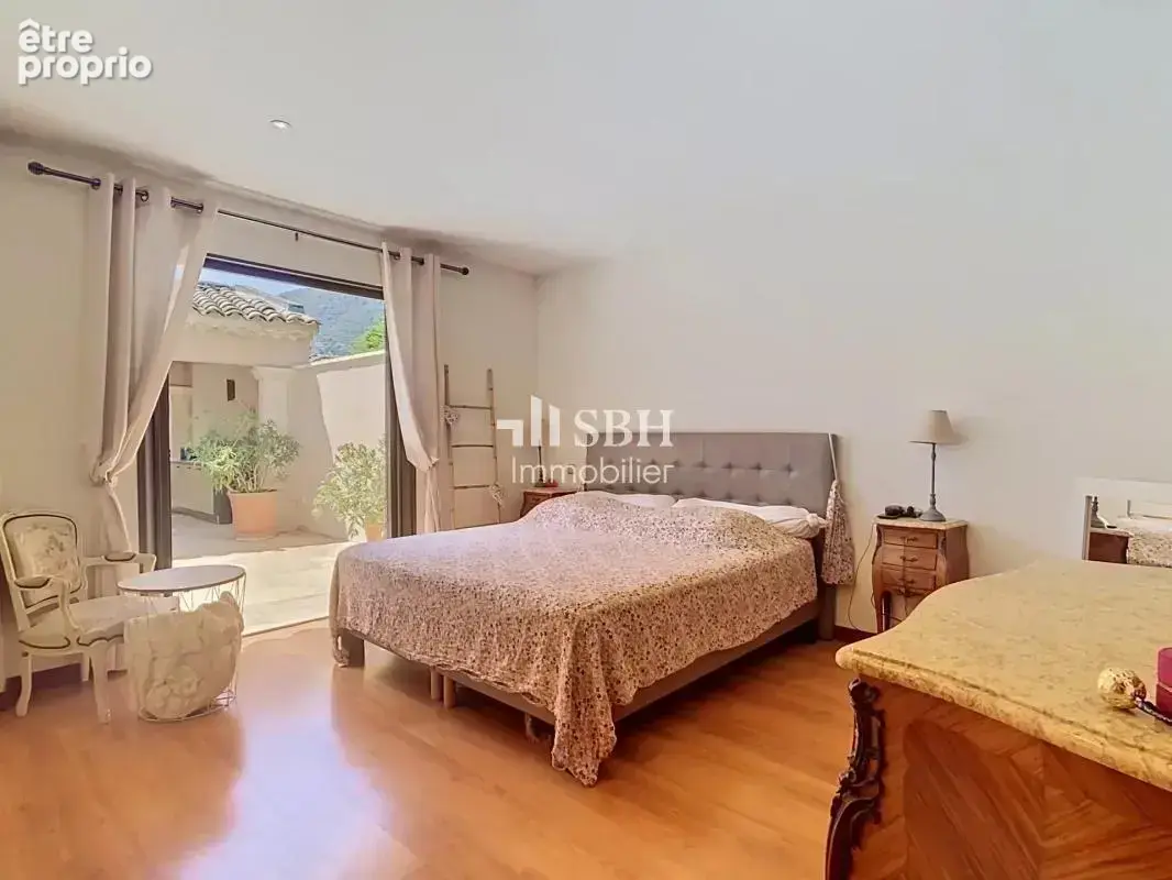 Élégante Propriété avec Piscine à Maubec - Vue Luberon - photo 13