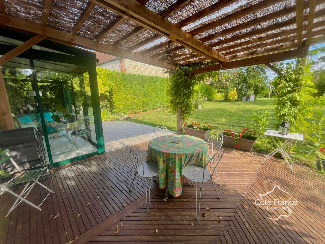 Maison à AILLANT-SUR-THOLON