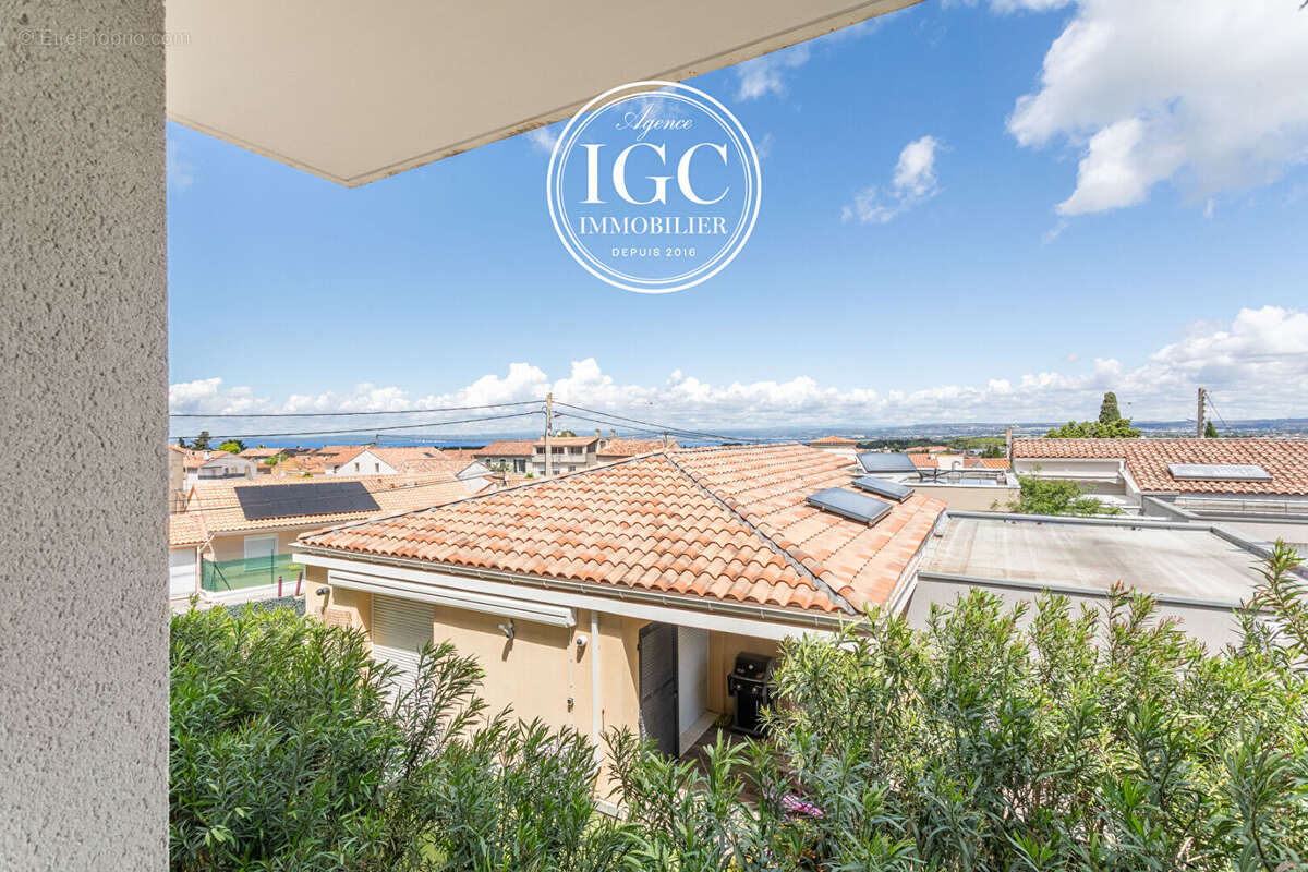 Appartement à CHATEAUNEUF-LES-MARTIGUES