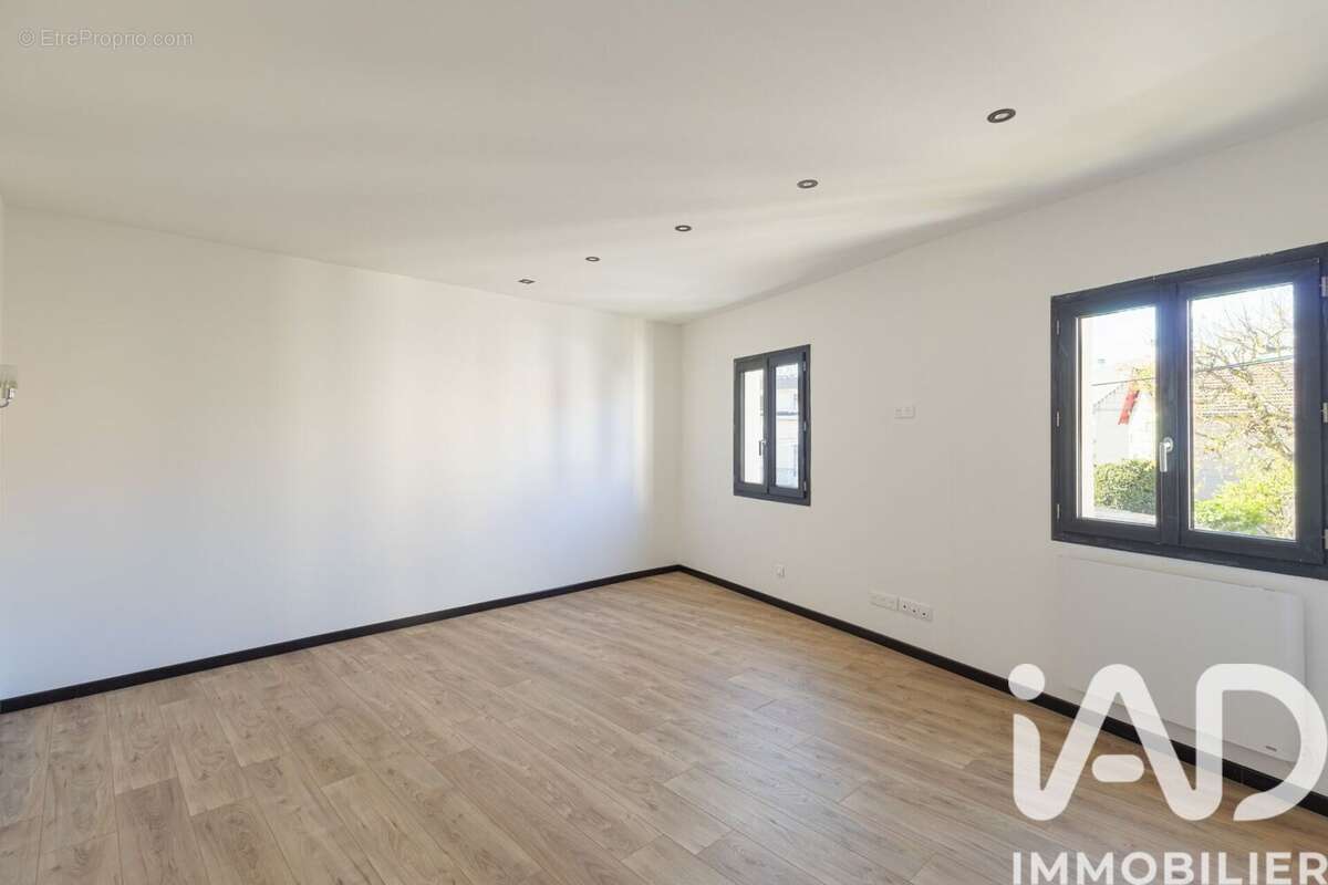 Photo 8 - Maison à SAINT-MAUR-DES-FOSSES