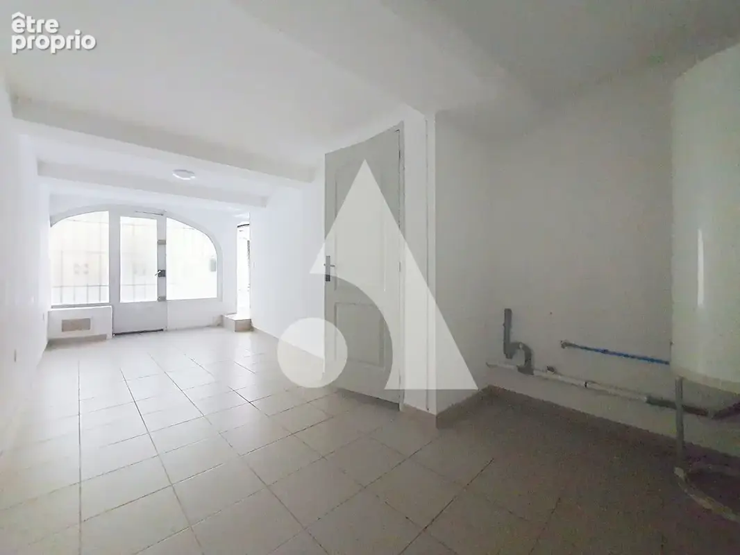 Agde centre  maison rénovée 78 m² -2 chambres - sans copropriété - 90 000 - photo 3