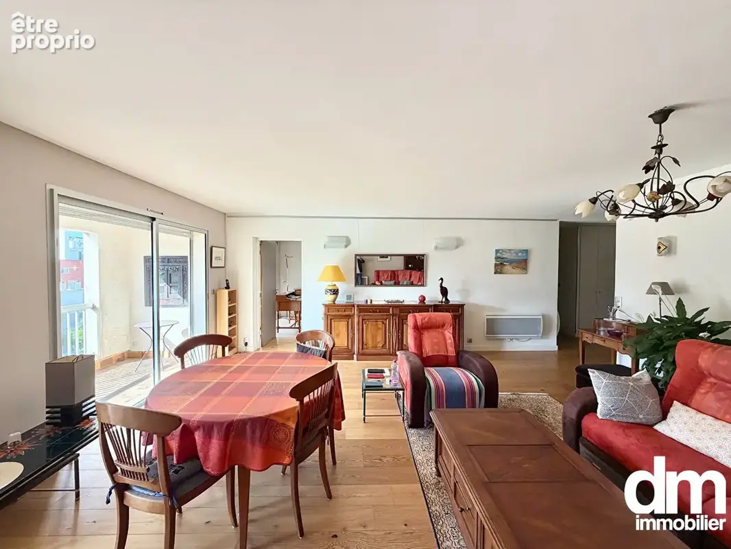 Appartement de type 4 avec trois terrasses, loggia, garage et deux caves. - photo 6