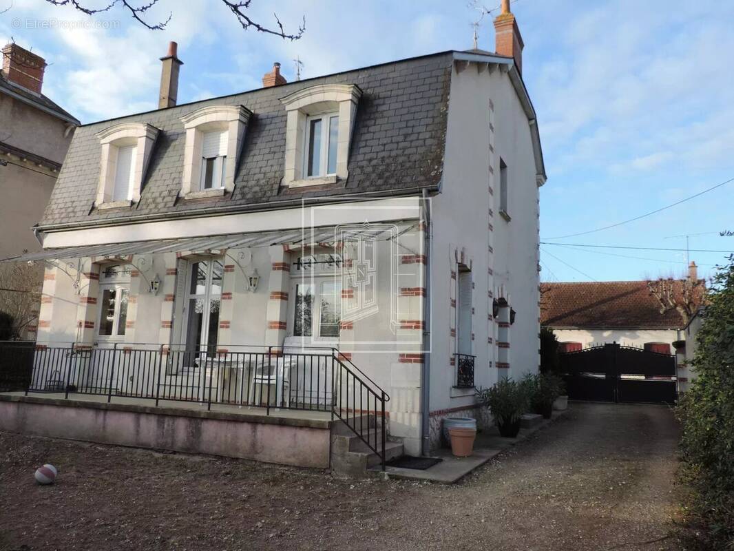 Maison à SELLES-SUR-CHER