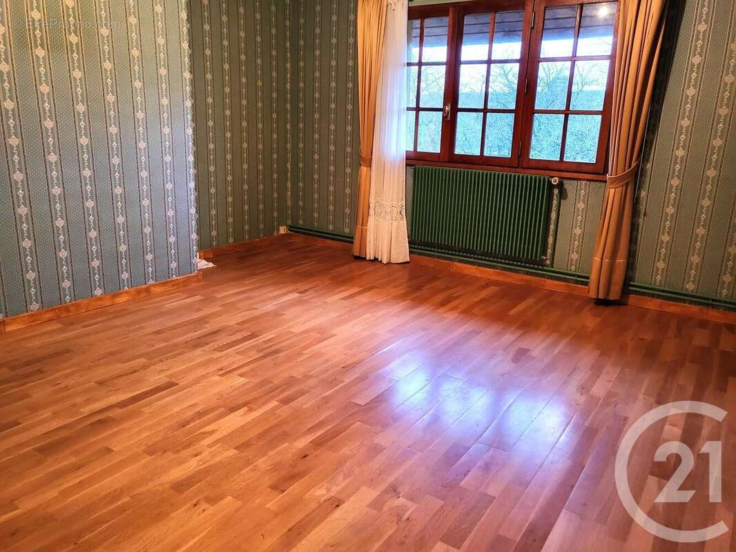 Maison à MONTREUIL-L&#039;ARGILLE