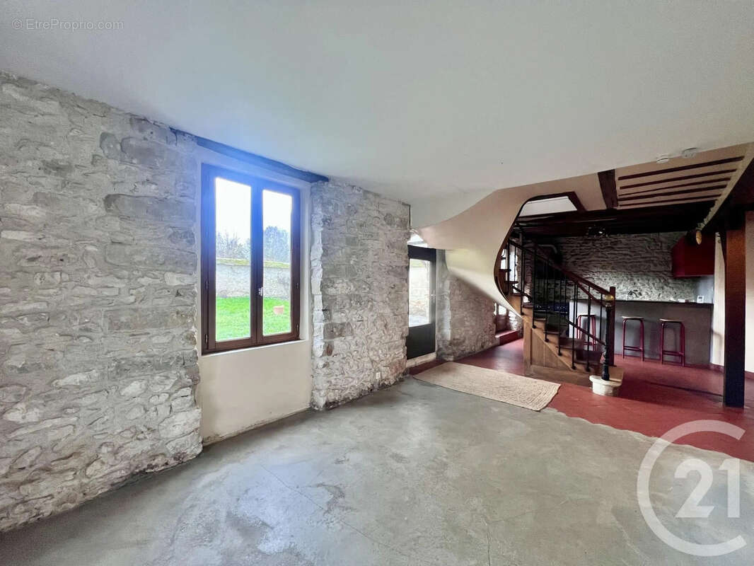 Maison à FERICY