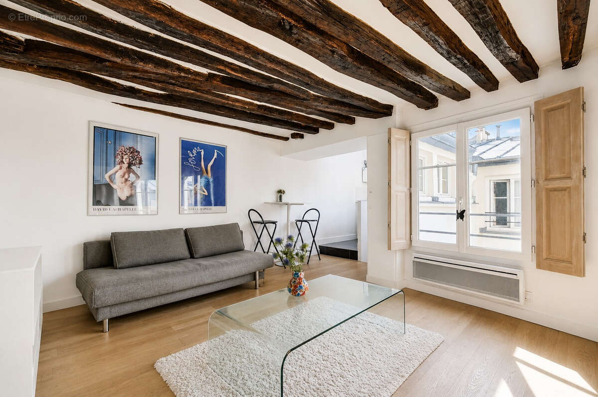 Appartement à PARIS-3E