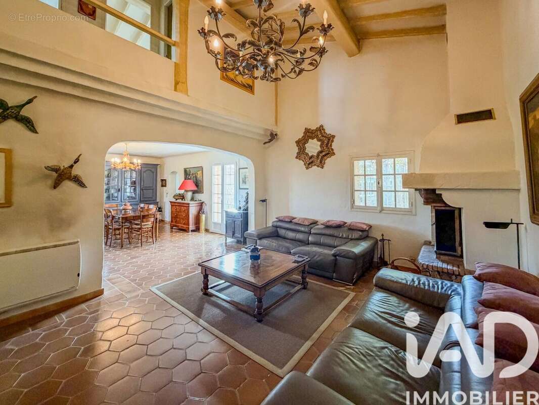 Photo 8 - Maison à ROQUEBRUNE-SUR-ARGENS